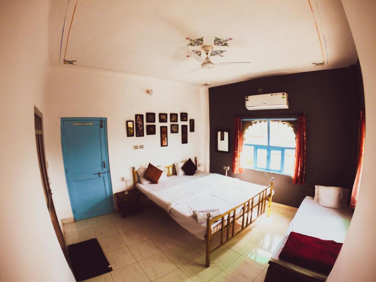 The Hostel Crawl Удайпур Екстериор снимка